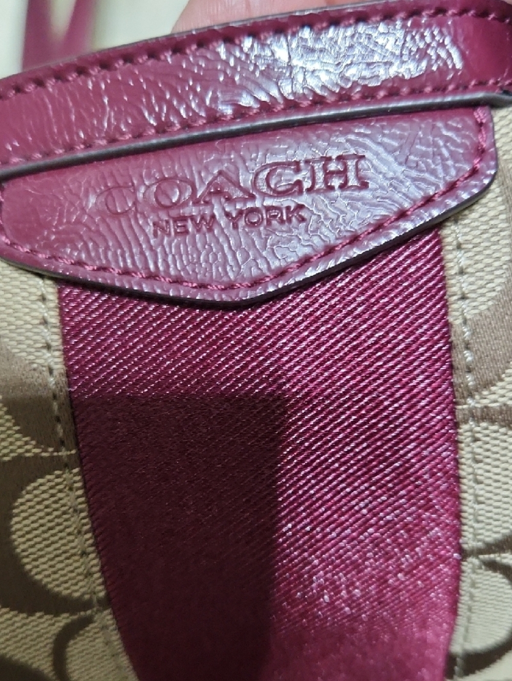 Coach Signature VINTAGE Tote with Burgundy Trim and Beige Jacquard - Picture 6 of 16